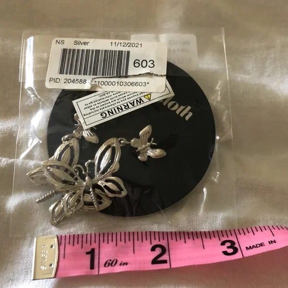 ModCloth NWT Butterfly Earrings - Picture 2 of 3